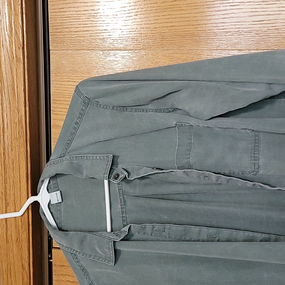 Relaxed Green Button Up - Picture 2 of 3